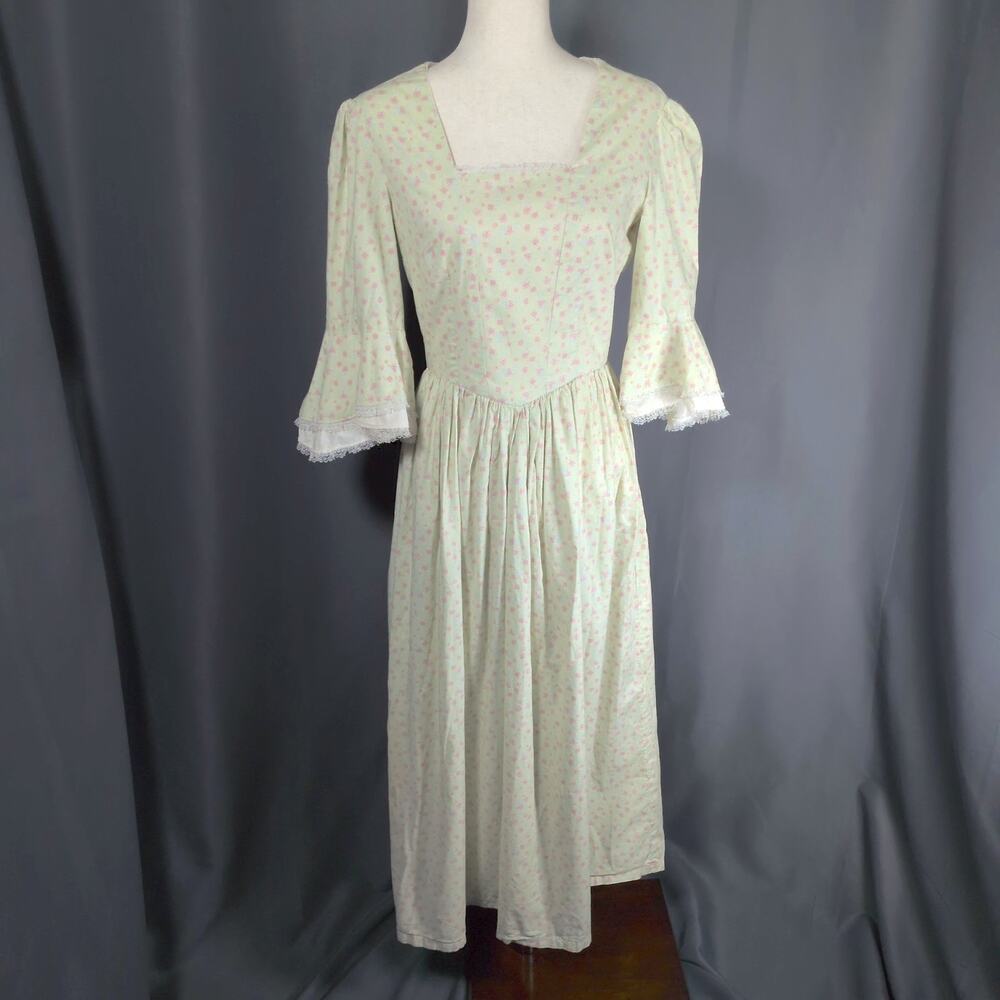 Vintage Green Floral Basque Waist Maxi Prairie Cottage Core Dress Ruffle Sleeves